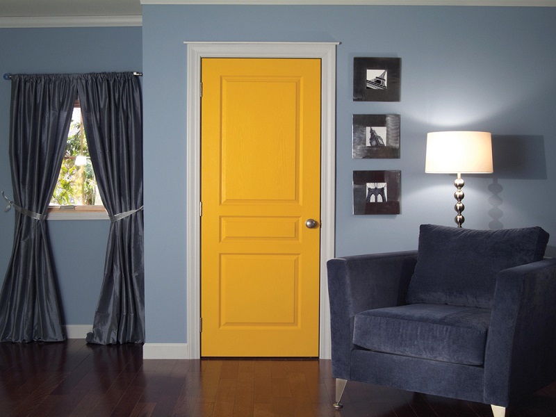 Желтые межкомнатные двери в интерьере