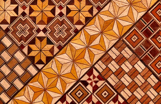 Мозаика по дереву как особый способ декорирования двери